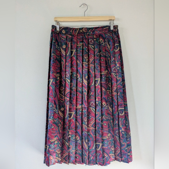 Vintage Pleated Midi Skirt - Picture 4 of 5